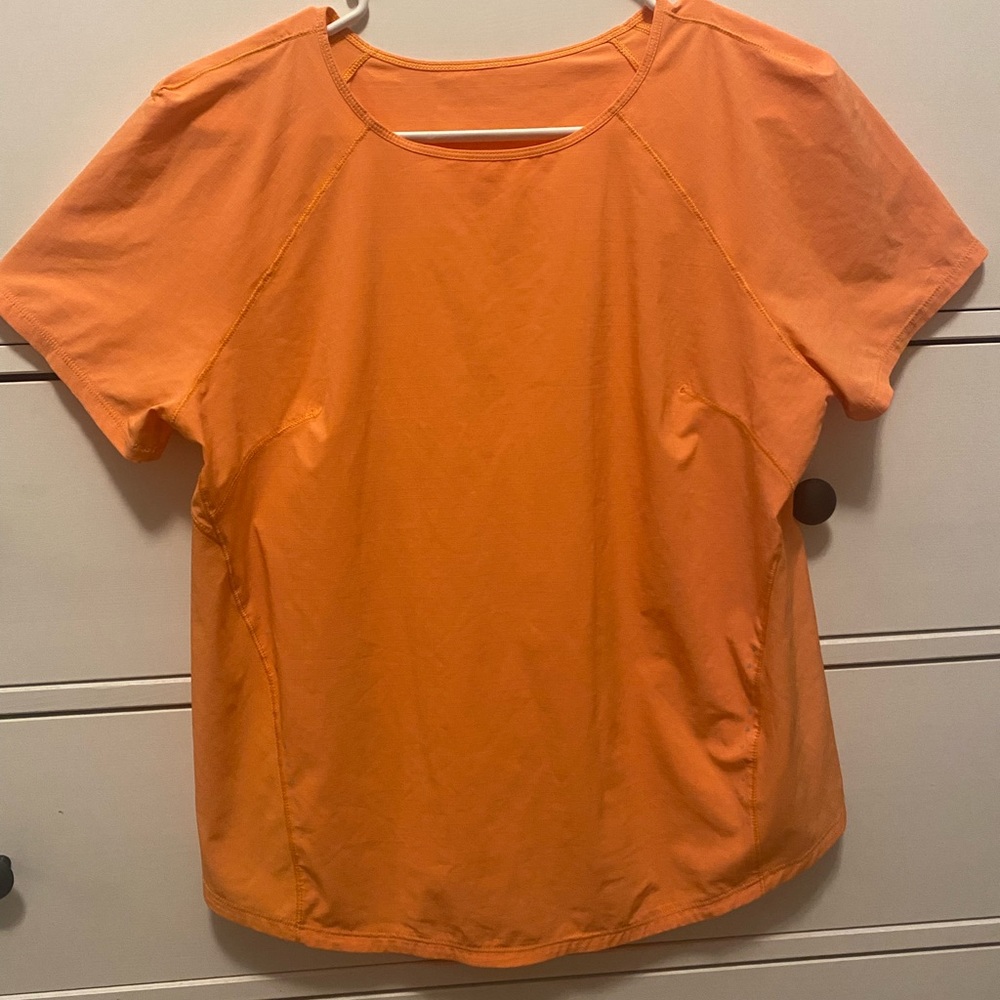 lululemon athletica cropped workout tshirt *Race length